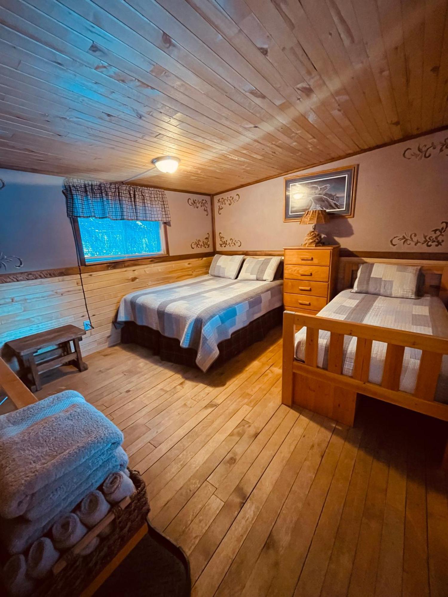 Summit River Lodge & Campsites فالماونت المظهر الخارجي الصورة